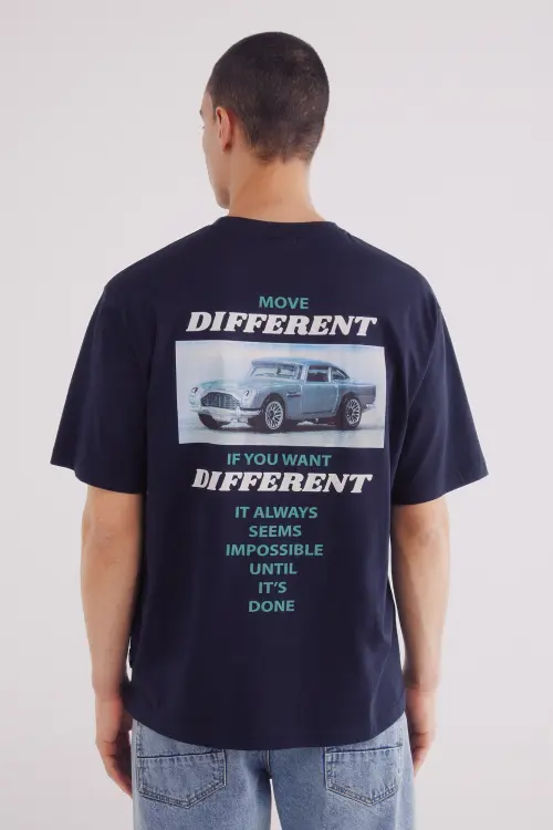 Футболка Move different